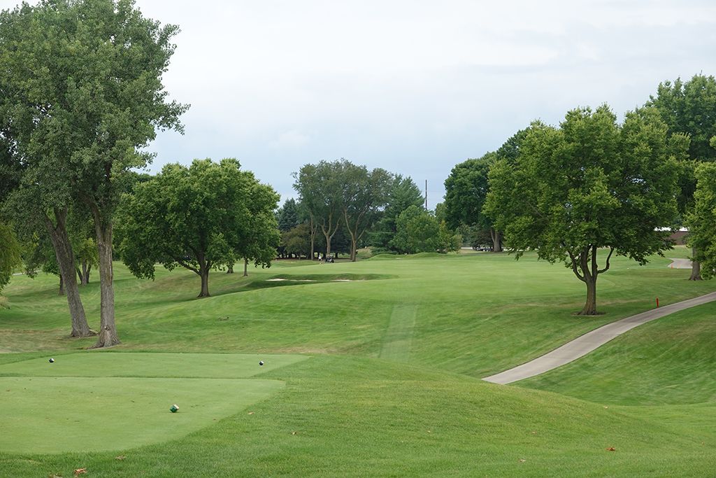 7th Hole at Des Moines Golf and Country Club (South) (406 Yard Par 4)